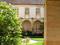 Paray-le-Monial - Basilique du Sacre-Coeur - Cloitre (1)